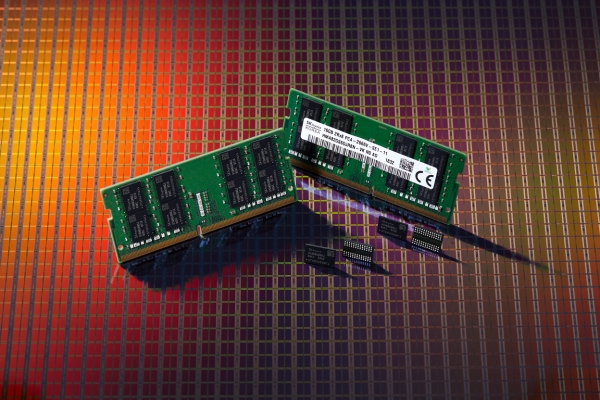 SK하이닉스가 개발한 2세대 10나노급 DDR4 D램 /SK하이닉스 제공