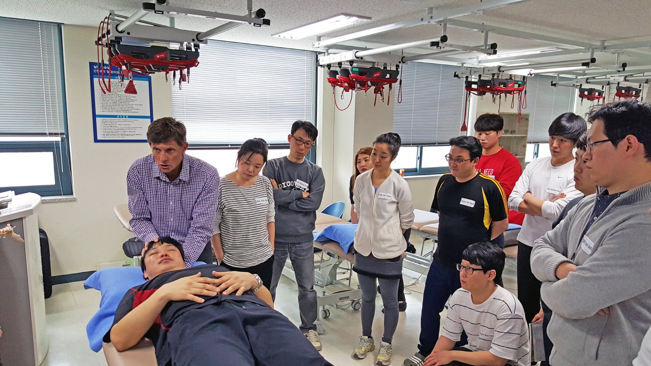남서울대 물리치료학과 학생들이 실습을 실시하고 있다. 남서울대 제공