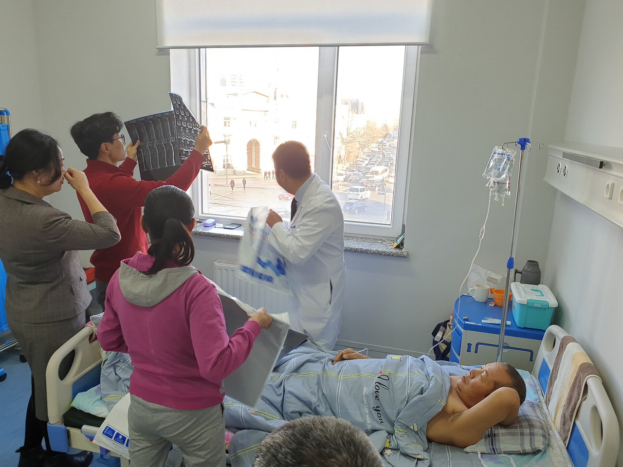 충북대병원 등 충북지역 의료기관들의 몽골 지역 외국인 환자 유치 노력으로 2015년 90명이던 환자가 2016년 264명, 2017년 400여명으로 꾸준히 증가하고 있다. / 충북도제공