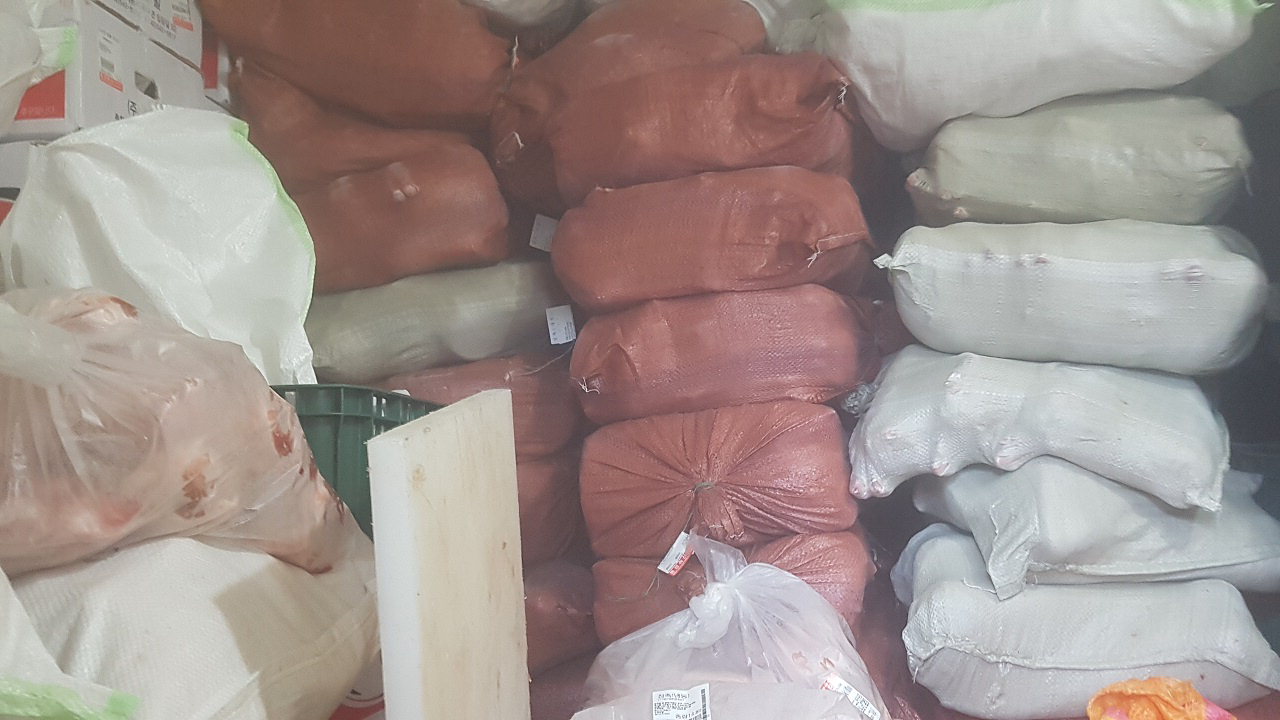 대전시 특별사법경찰은 추석을 앞두고 단속에 나서 불량 축산물을 제조·판매한 업체 9곳을 적발했다. / 대전시 제공