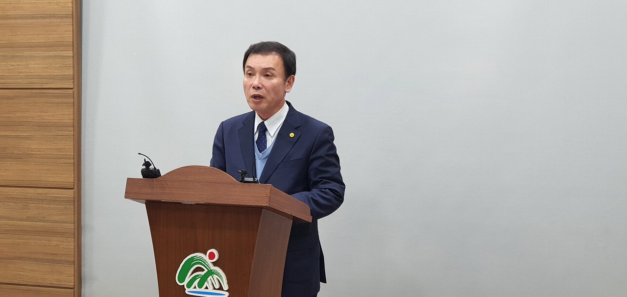안창현 전 서원구 위원장이 미래당 탈당을 선언하고 있다.