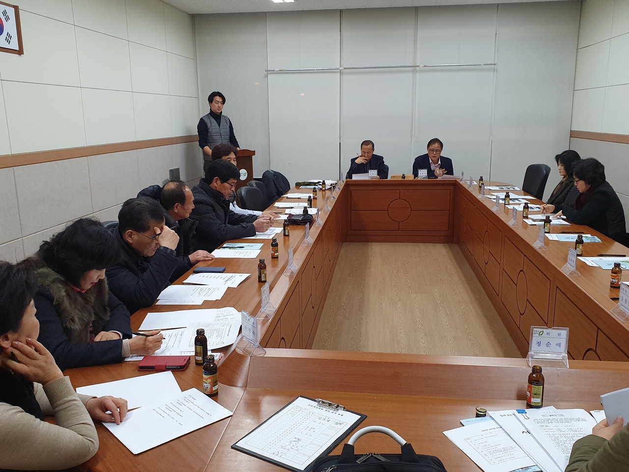 내덕2동주민자치위원회는 4일 행정복지센터 3층 소회의실에서 '2월 월례회의'를 개최했다.