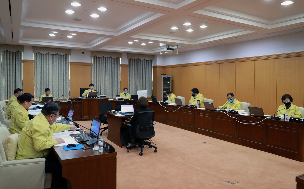 대전시의회 예결위가 지난 28일 코로나19 관련 시와 시교육청이 제출한 추가경정예산안을 처리하고 있다. / 대전시의회 제공