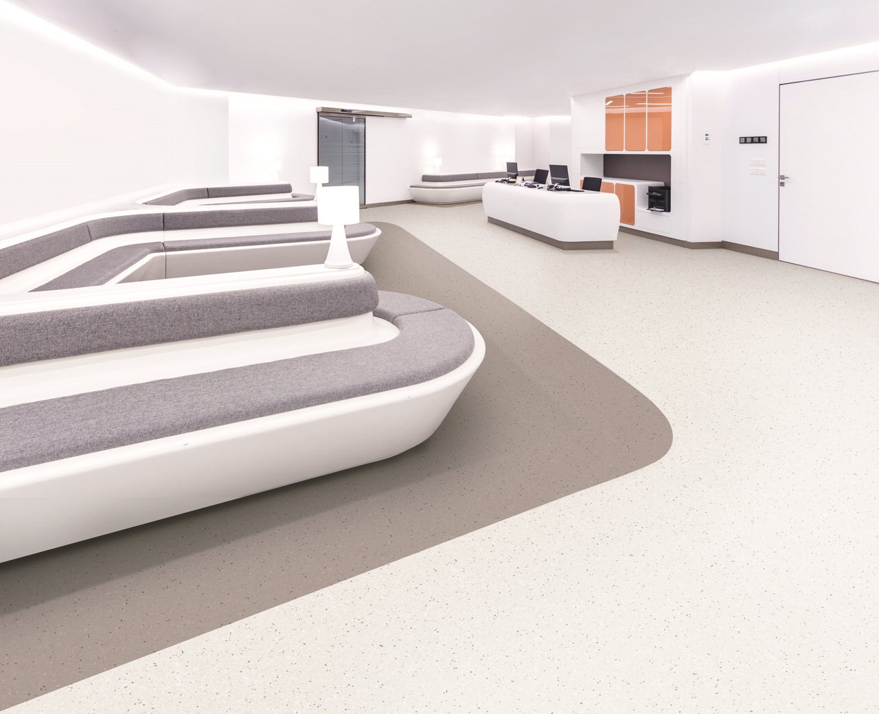 LG하우시스는 내구성과 위생성, 다양한 디자인을 갖춘 시트 바닥재 'LG Z:IN(LG지인) 바닥재 프레리(PRAIRIE)'를 출시했다.