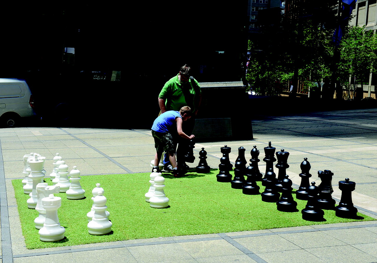 호주 시드니 뮤지엄 앞에는 체스 게임 공간이 있다.