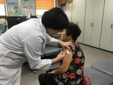 금산군보건소가 인플루엔자 예방 접종을 실시한다. / 금산군보건소 제공