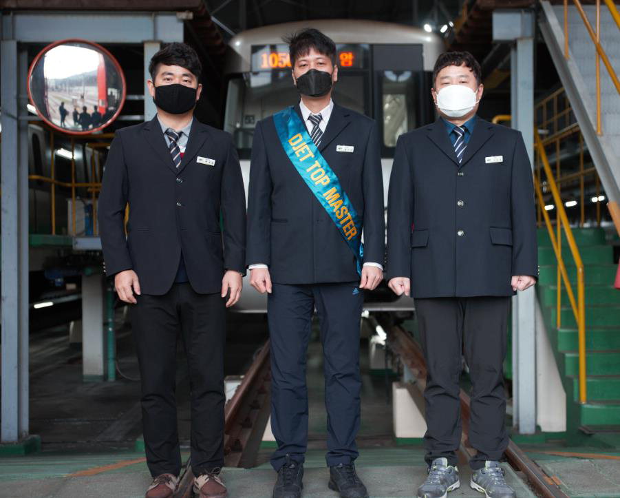 대전도시철도공사가 2일 '2020 우수기관사' 3명을 선정했다. (왼쪽부터) 현재열 우수기관사, 송구진 최우수기관사, 이상호 우수기관사