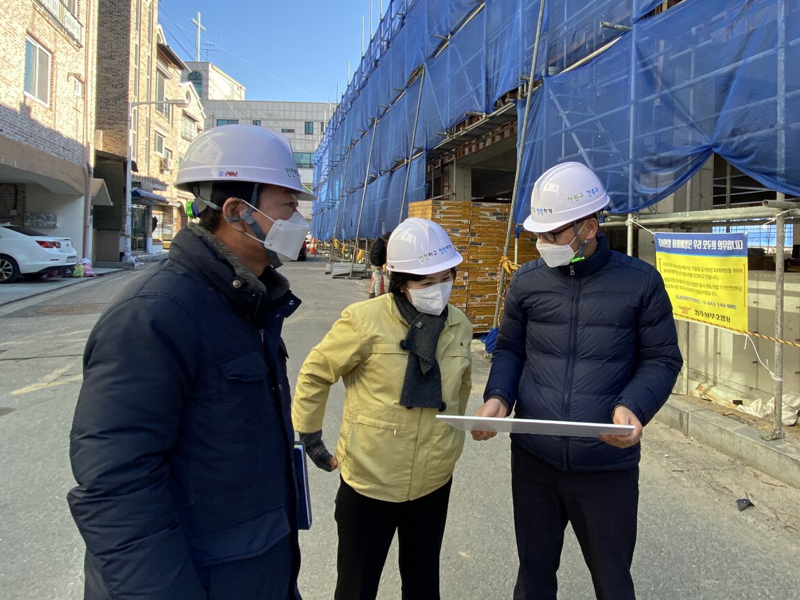 청주시 서원구청장은 지난 10일 주요밀집지역 및 주요 대로변 건축공사장에 대한 안전 점검을 실시했다.