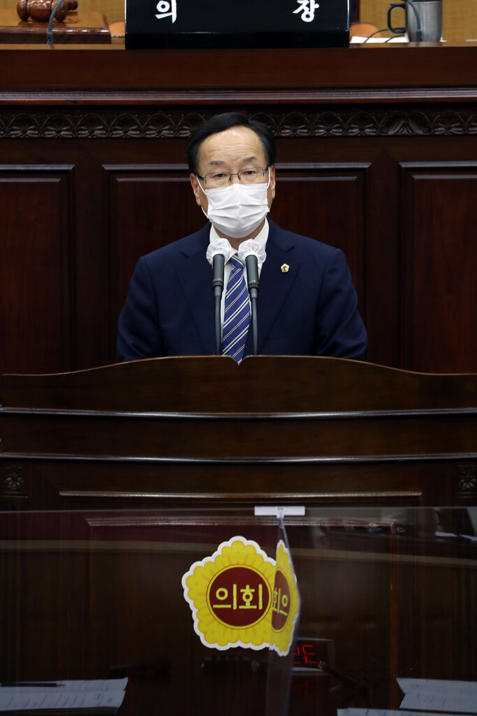 박우양 의원이 2일 열린 충북도의회 제393회 임시회 제1차 본회의에서 5분 자유발언을 하고 있다. /충북도의회 제공