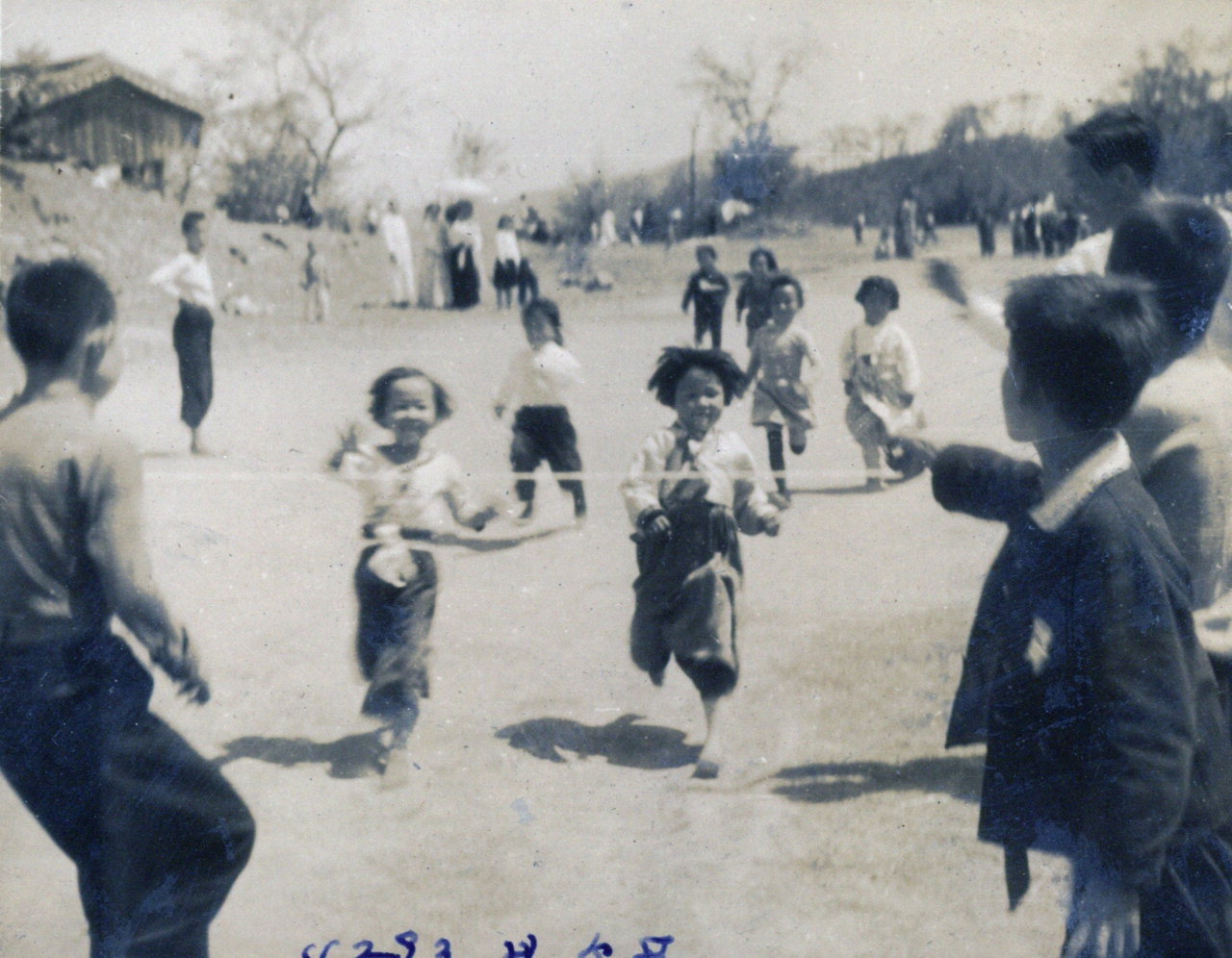1960년 금학국민학교의 공산성 봄소풍날 사진 /금학초등학교