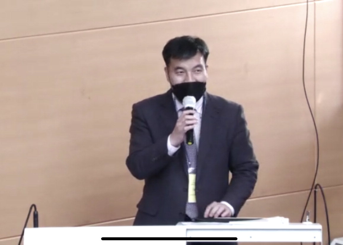 허경재 충북도 바이오산업국장이 충북오송바이오산업 현황에 대해 발표하고 있다.
