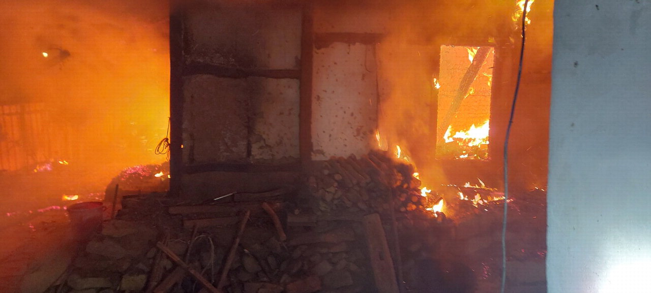 지난 25일 오후 11시 12분께 진천군 진천읍 지암리 한 주택에서 화재가 발생해 집에 거주하던 80대가 숨졌다. /진천소방서