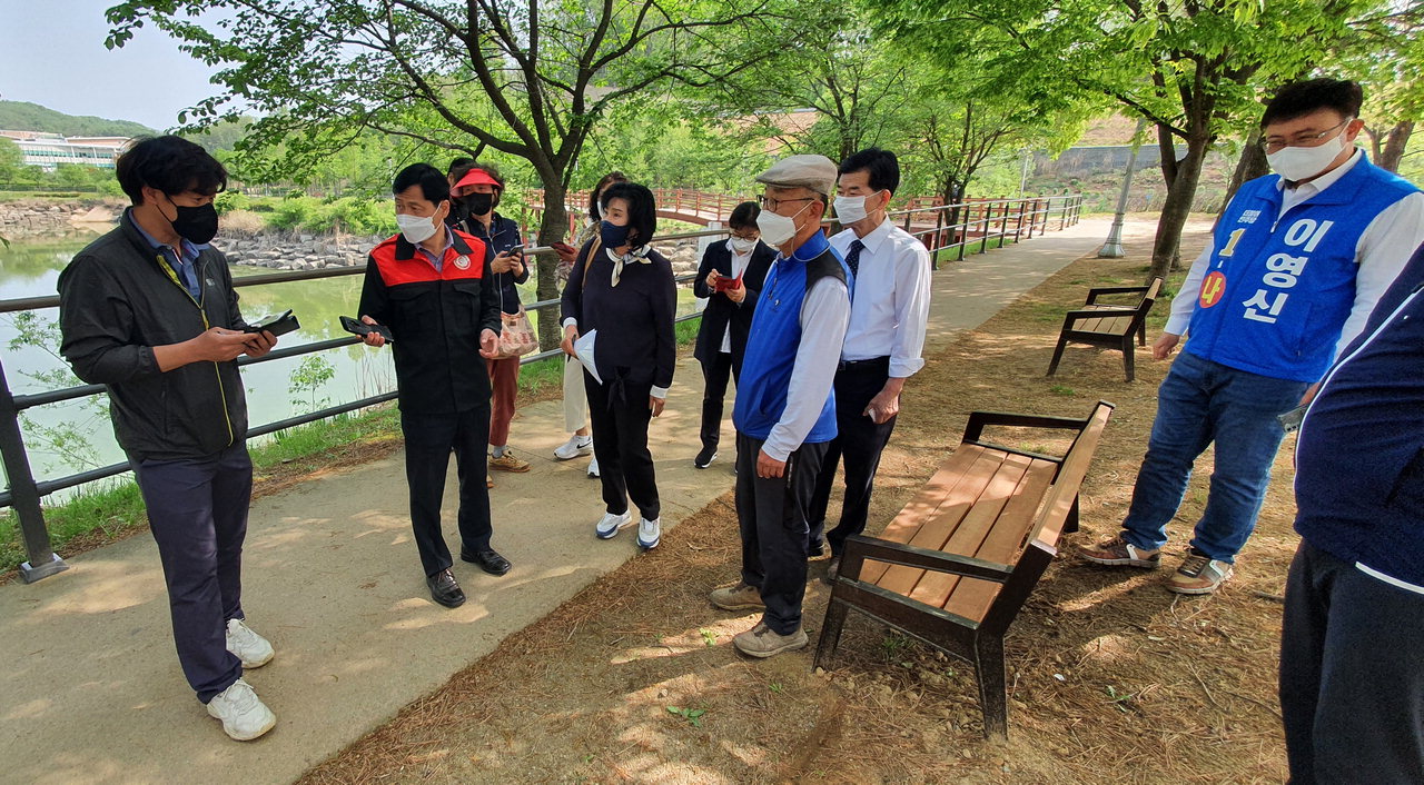 28일 오창 송대공원에서는 공원 현대화를 위한 민·관 간담회가 열렸다. /박상철