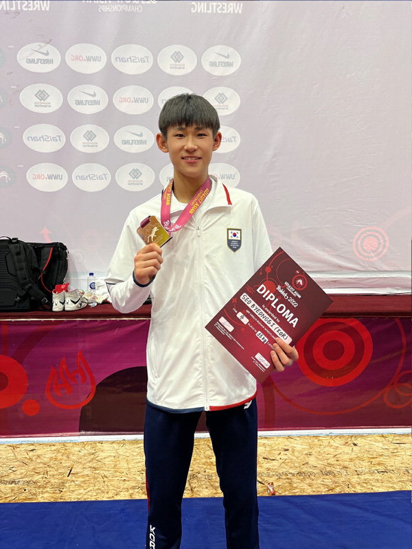 충북체고 레슬링부 서병기가 2022년 U17 아시아선수권대회 그레코로만형 55kg급 동메달을 획득했다.