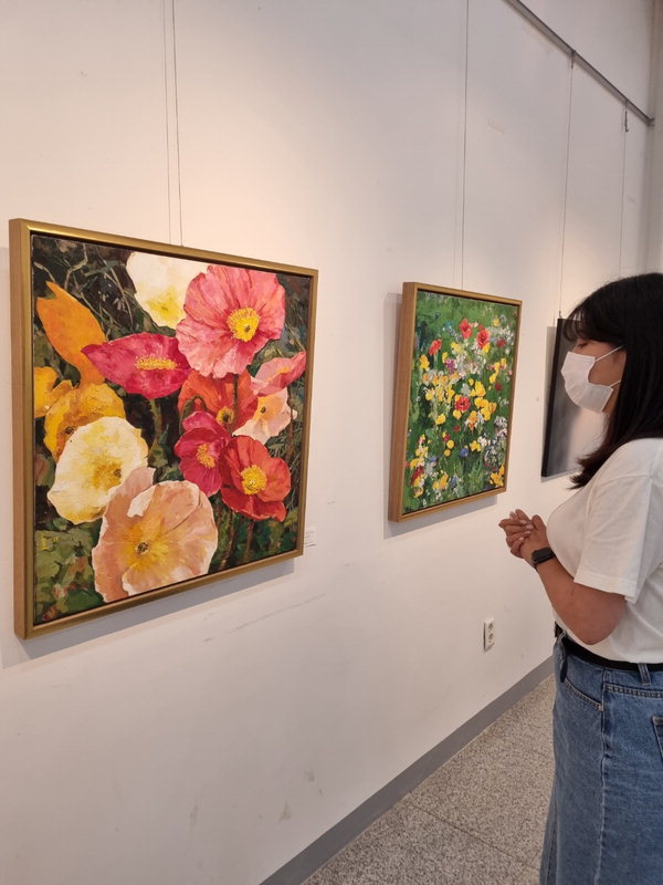 사제동행 미술전람회가 오는 7월 21일까지 충북중원교육문화원 중원예뜨락 갤러리에서 펼쳐진다.
