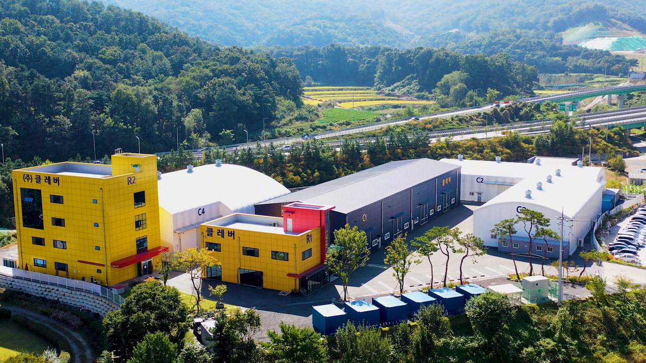 충북 청주에 본사를 둔 이차전지 자동화 설비 전문 생산 기업 ㈜클레버가 미국 배터리 제조기업 A사와 300억원 규모 설비 공급 계약을 체결했다./클레버