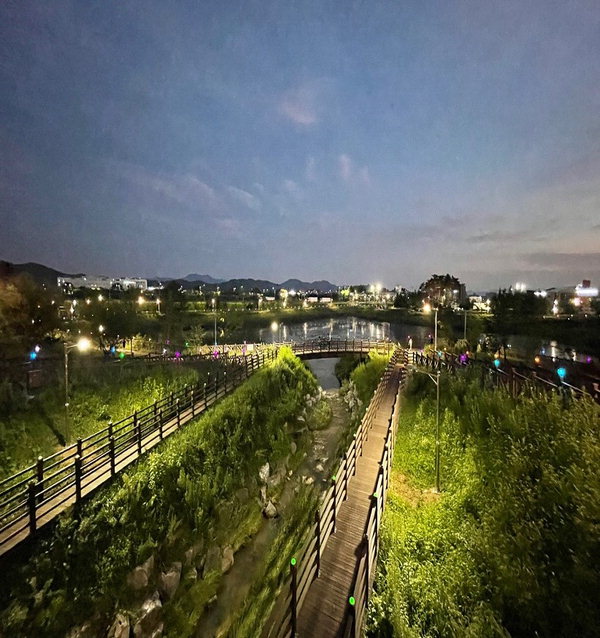 충북혁신도시내 대화공원 야간 전경