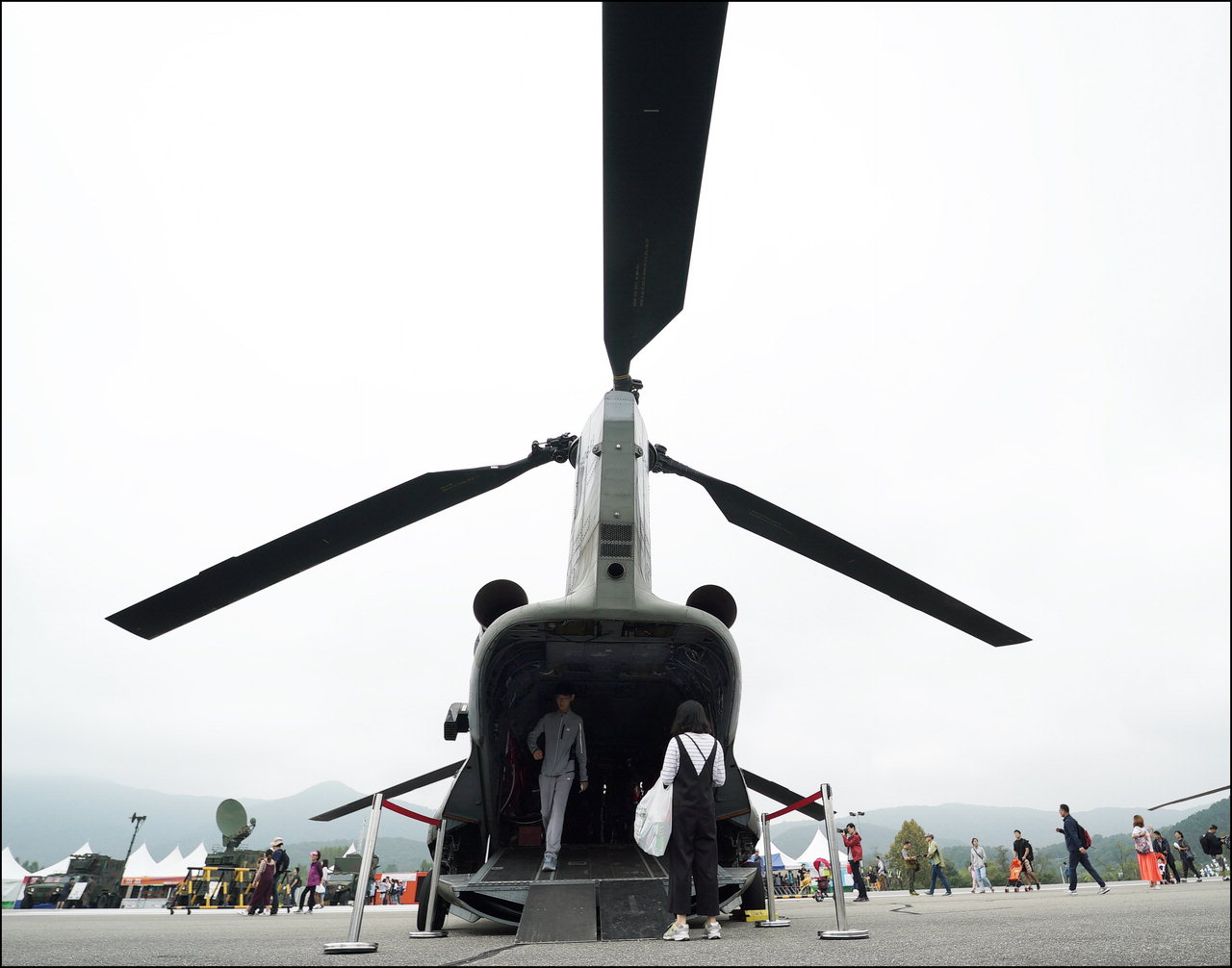 시누크(CH-47) 헬기. /계룡세계군문화엑스포 조직위