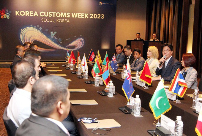 사상 처음으로 관세청이 주최한 'K-Customs Week 2023' 행사에서 한국이 아시아태평양지역 마약밀수 공동대응시대를 열었다. 사진은 회의를 주관하는 윤태식 관세청장. /사진제공=관세청