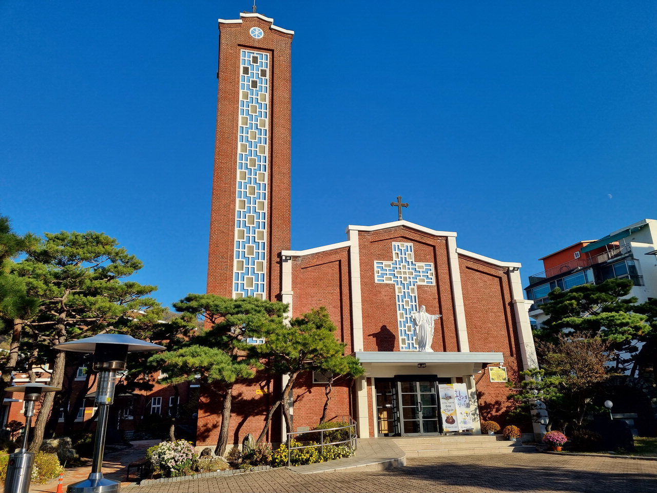 근현대 청주를 배경으로 한 '청주 미래유산'에 추가 선정된 천주교 수동성당.