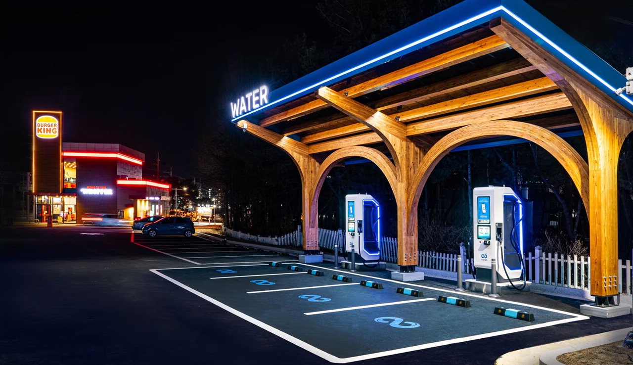 전기차 급속 충전 네트워크 워터가 12일 신규 충전소 '워터 버거킹 청주분평DT'를 오픈했다. /브라이트에너지파트너스