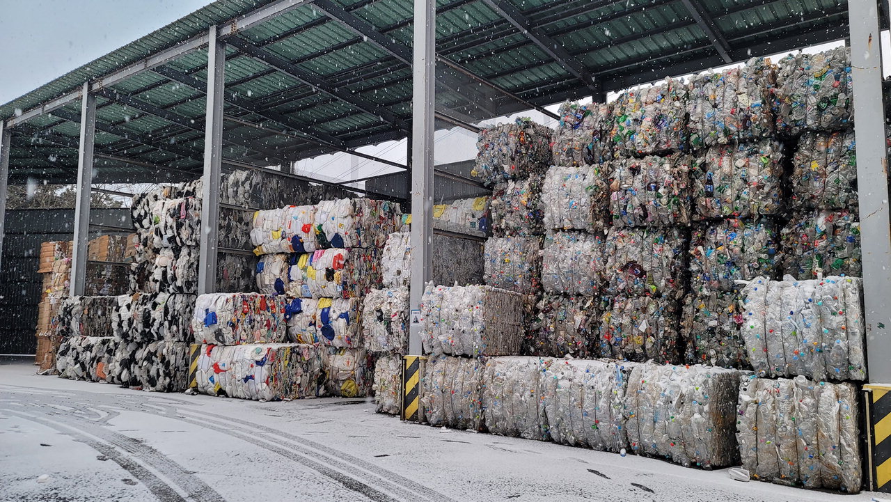 홍성군은 생활폐기물 종합처리장에서 선별한 재활용쓰레기를 매각해 총 9억원의 수익을 달성했다고 25일 밝혔다. /홍성군