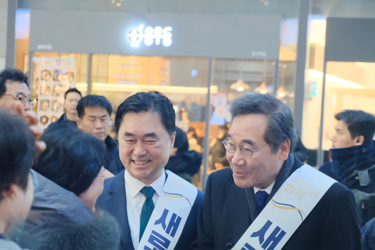 김종민 김종민 국회의원은 '명절날 제 3지대 정치권이 하나로 통합했다. 제대로 된 정치를 차기 국회에서 펼칠 수 있도록 최선을 다하겠다'고 강조했다.