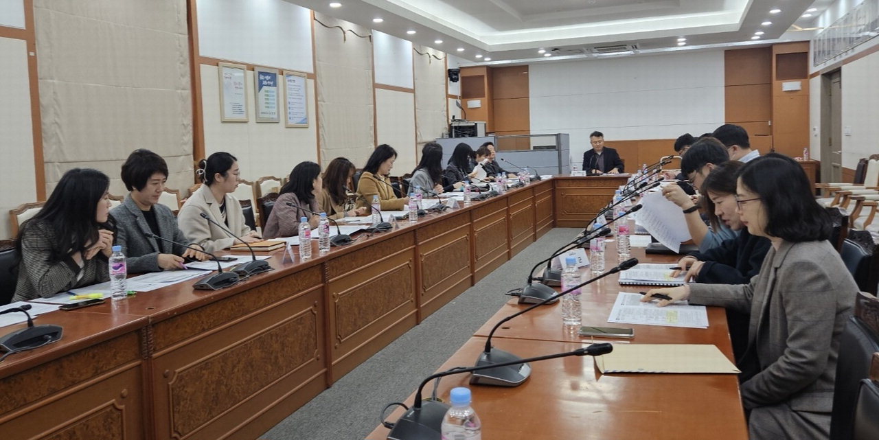 충북도는 14일 충북도청에서 '제1차 도-시군 규제개혁 협의체' 회의를 개최했다. /충북도