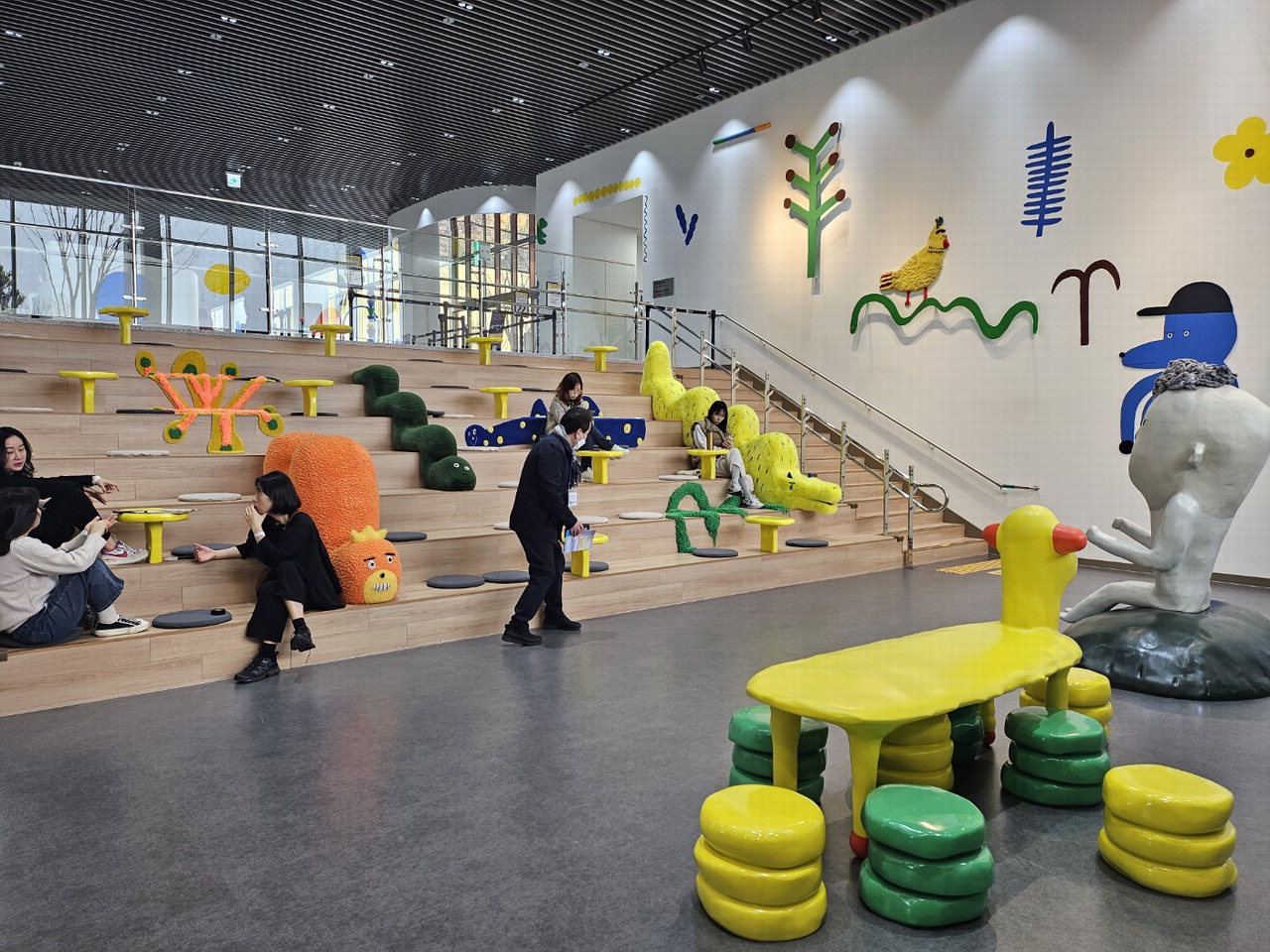 국립어린이박물관에는 어린이들이 체험활동을 하는 동안 부모들이 앉아서 쉴수 있는 공간도 마련되어 있다. /신서희