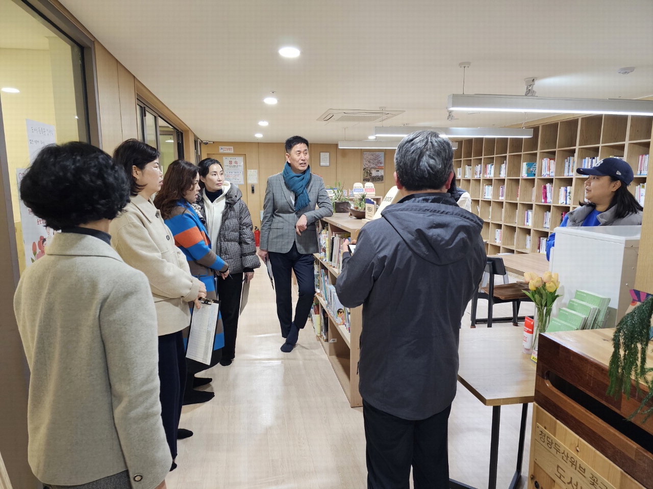 천안시사립작은도서관협의회 위원들이 7~8일 이틀 동안 보조금 지원사업 신청 사립작은도서관을 방문해 실태조사를 했다./천안시