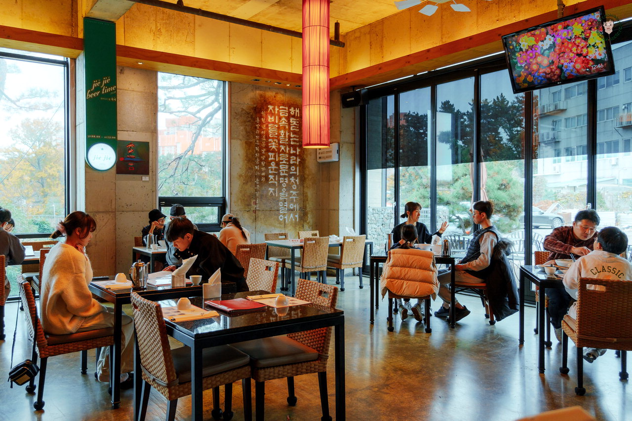 '반객' 홀 내부 전경. /반객