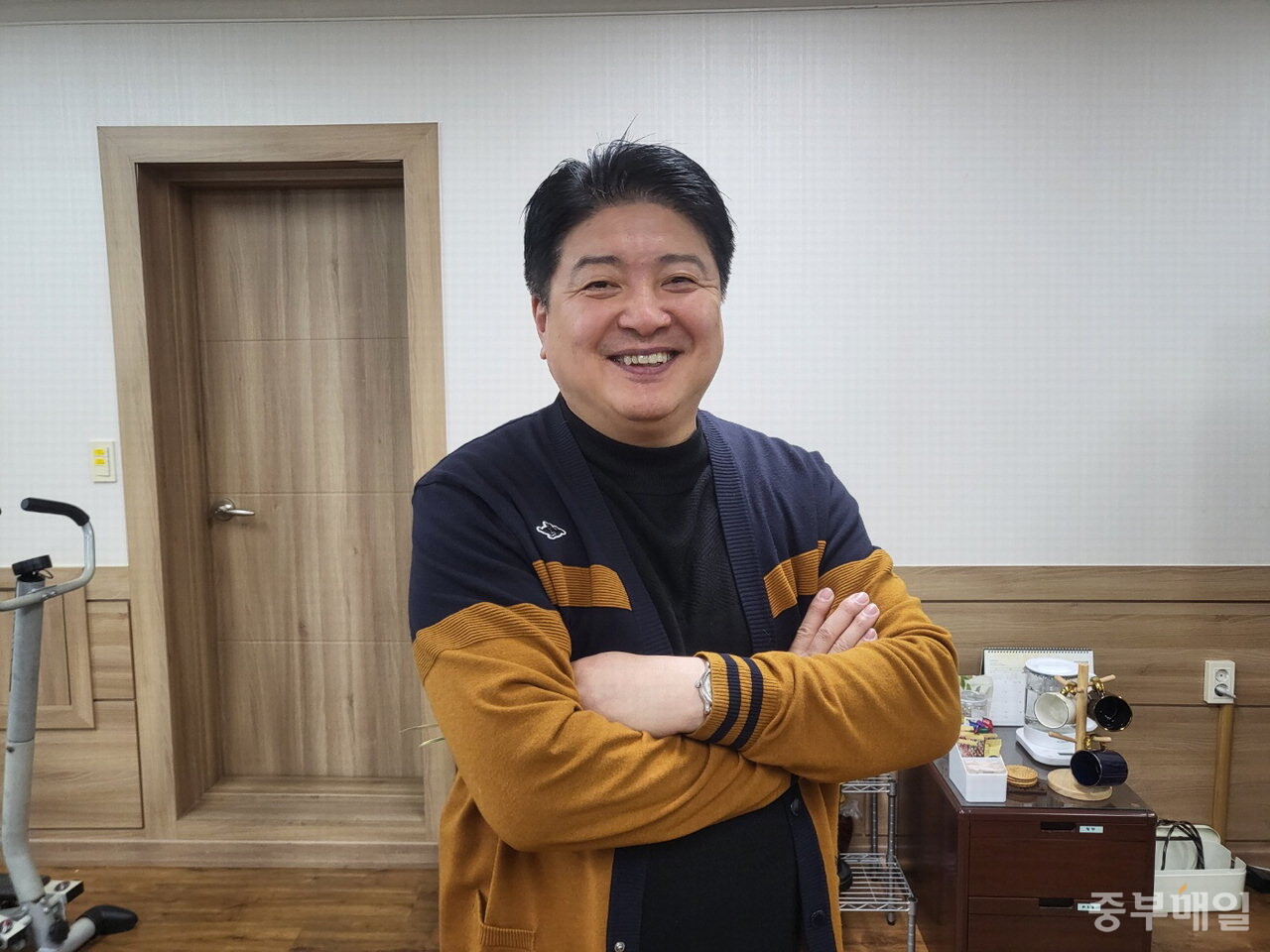 조현일 제3대 KIBA 오송생명과학단지 경영자협의회장이 25일 ㈜그린광학 본사 대표이사실에서 포즈를 취했다./김미나