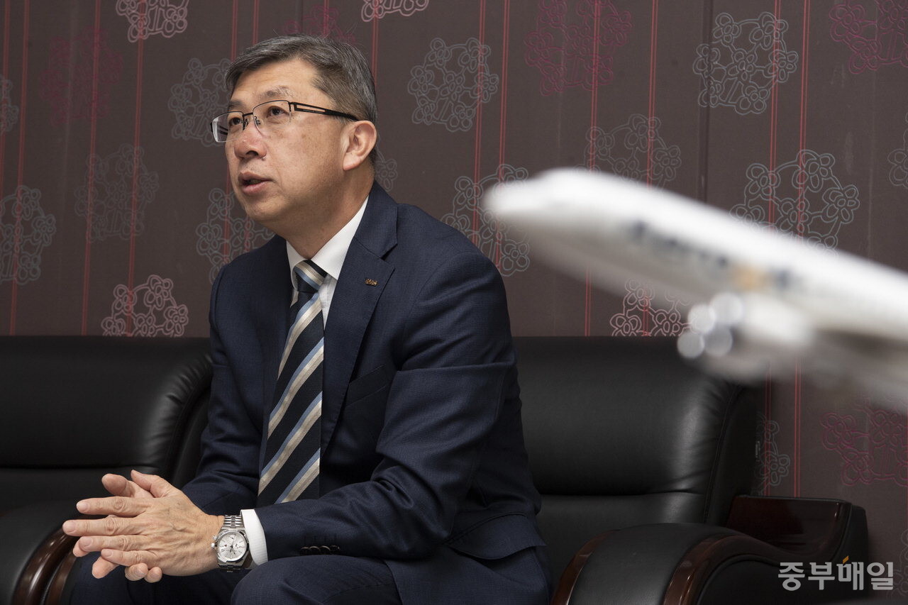 인터뷰] 성승면 한국공항공사 청주국제공항장 < 청주국제공항 < 일반·산업 < 경제 < 기사본문 - 중부매일 - 충청권 대표 뉴스 플랫폼