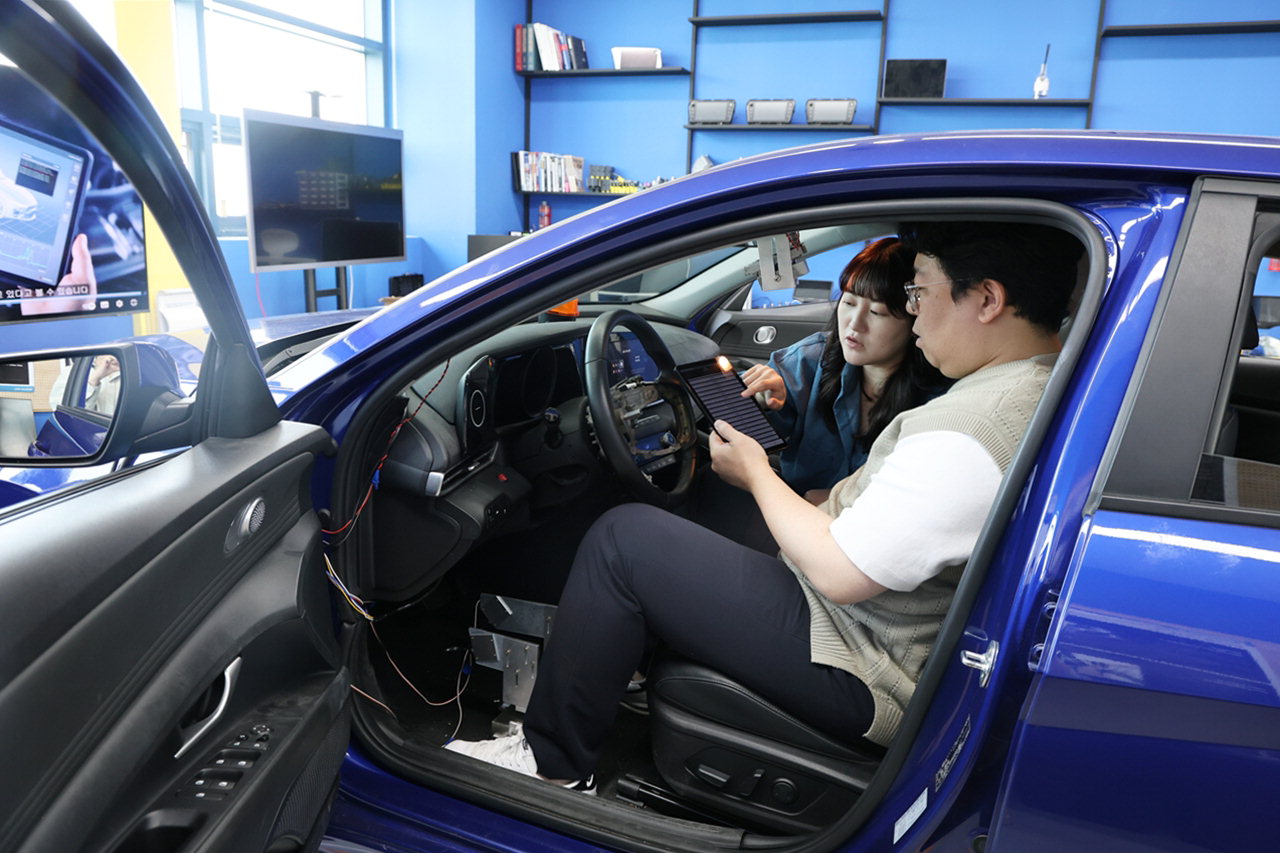 우사무엘 단국대 교수 연구팀, 차량 저장 개인정보 완전삭제 솔루션 개발 < 교육 < 사회 < 기사본문 - 중부매일 - 충청권 대표 뉴스  플랫폼