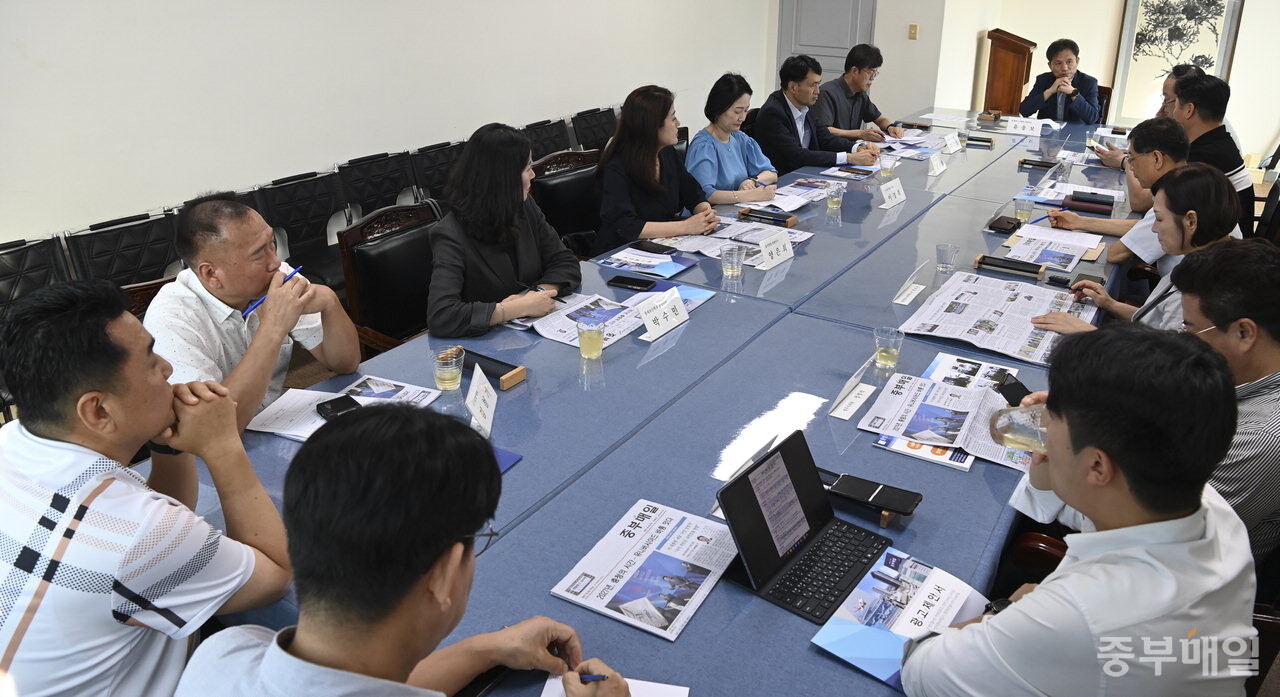중부매일 7월 독자권익위원회가 지난 29일 본사 5층 회의실에서 열렸다. /김성렬