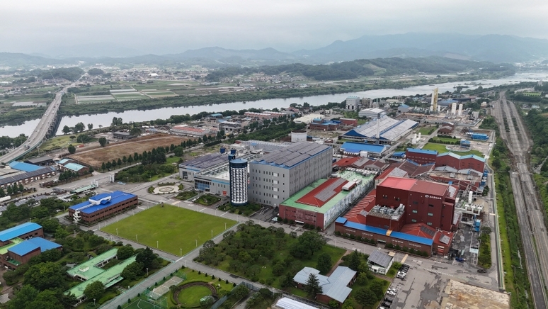 ▲ 코스모신소재㈜ 이차전지 양극활물질 생산체계 수직계열화가 관세전쟁에 경쟁력 우위 확보로 이어지고 있다./코스모신소재