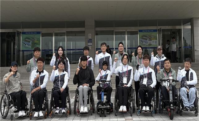 ▲ 제45회 전국장애인체육대회에 출전한 사격 선수단. / 충북장애인체육회