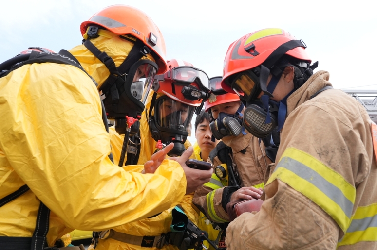 ▲ 음성군 대소면에서 최근 발생한 ‘화학물질 유출 사고’와 관련해 현재 사고 수습 국면에 진입했다.음성군은 재난안전대책본부를 가동하고 원주지방환경청, 충주화학재난합동방재센터, 소방서 등 관계 기관과 함께 사고 수습을 위해 전방위로 대응하고 있다./음성군