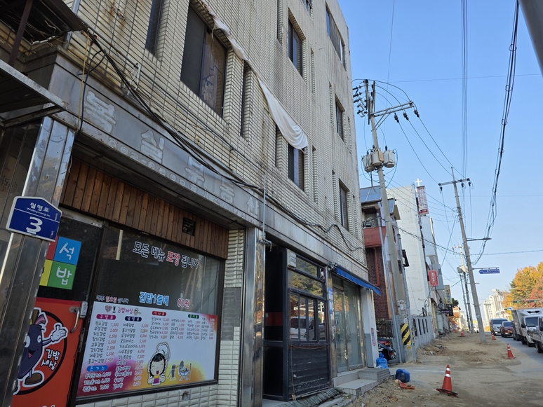 ▲ 최병원이 문을 닫고 신도시 조성이 활발하게 이뤄지면서  복대2동 일대 상권이 침체됐다. / 김안과