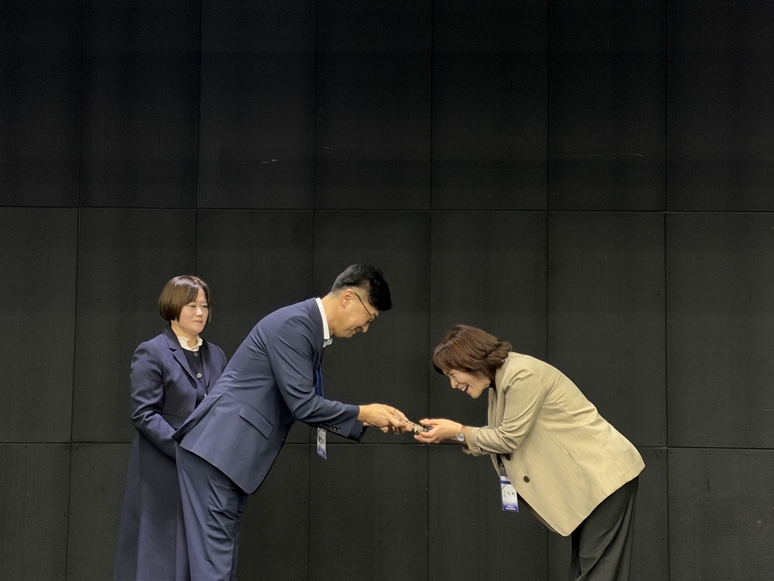▲ 공주의료원 24시간 응급진료 공로 인정 충남도지사 표창  수여 사진. / 공주의료원