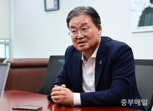 <b>이연희 국회의원</b> "승리 월계관 쓴 김민석, 민생성과로 총선 승리 이끌어...