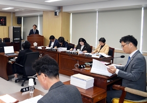 [사설] 충북도·청주시, 전문·도덕성 기준 다시 세워라 - 뉴스 썸네일 이미지